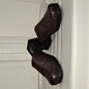 Vintage Sporto square heal soft leather slip-on clogs - 7 ½ - brown/black damask